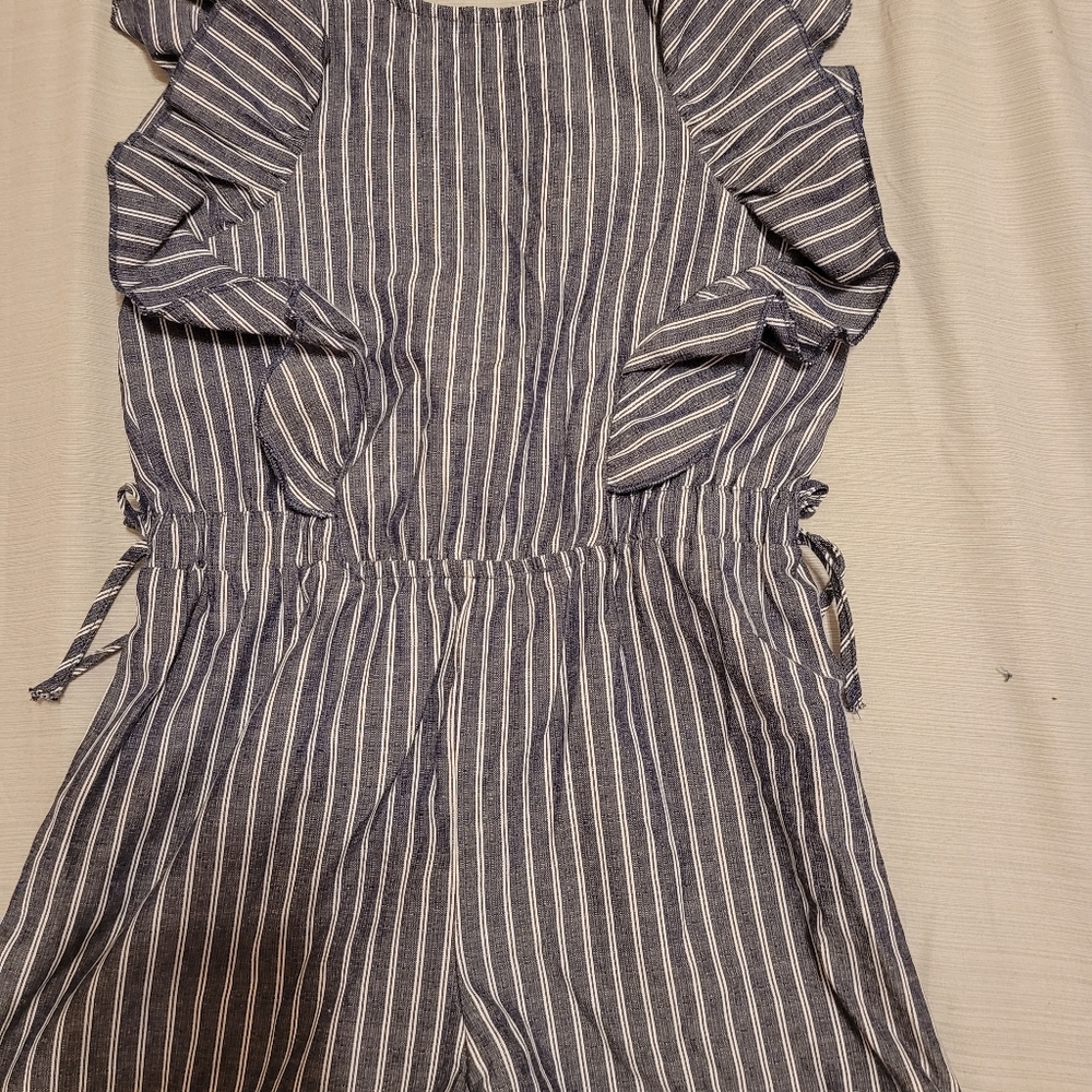 Girls romper brand new with no tags.. size 10